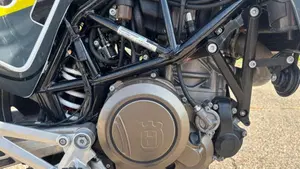 Husqvarna 701 Supermoto (2020)  (7)