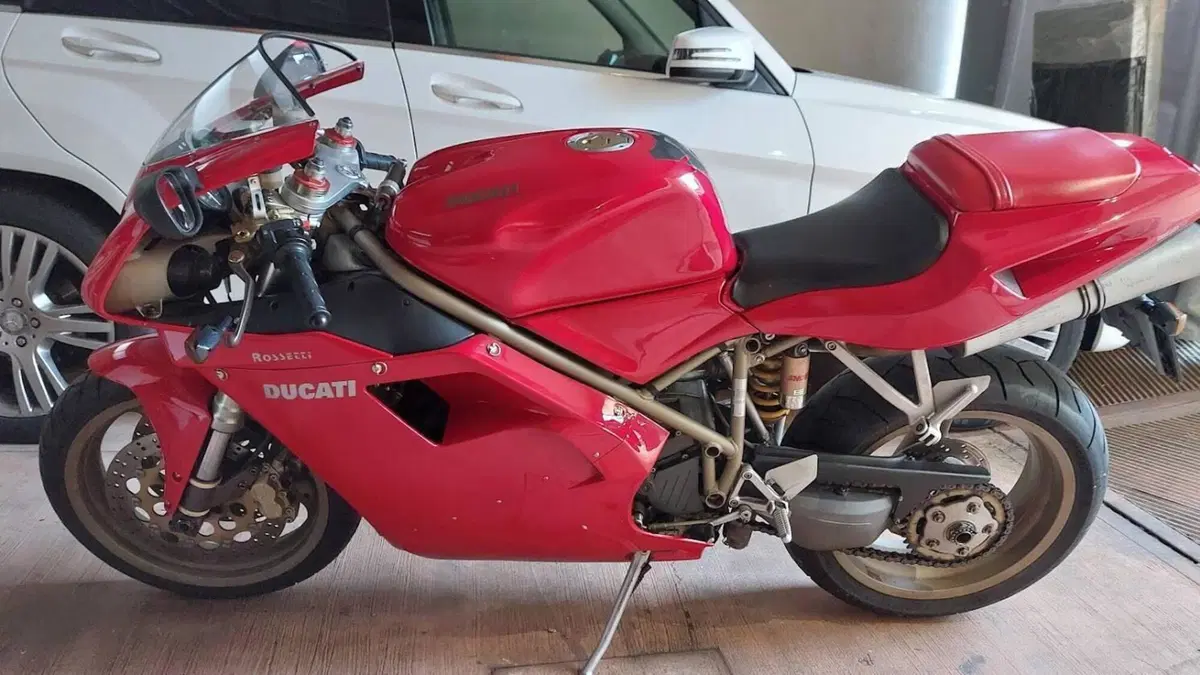 Ducati 748 Biposto (1998 - 03)  (2)