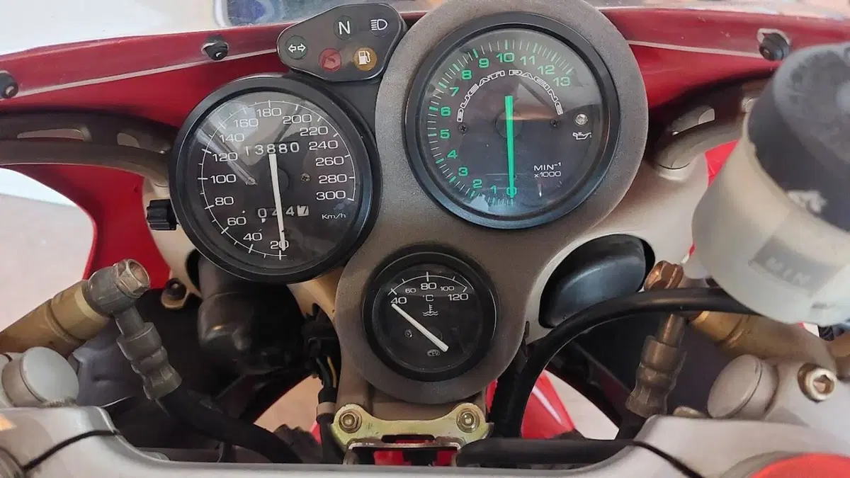 Ducati 748 Biposto (1998 - 03)  (3)