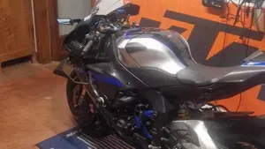 Yamaha YZF R1M (2020 - 25)  (3)