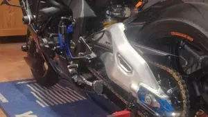 Yamaha YZF R1M (2020 - 25)  (7)