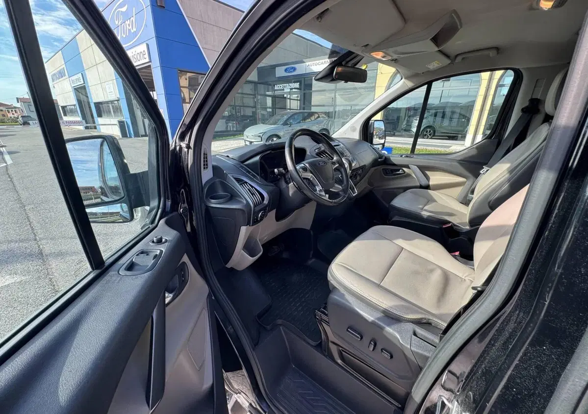 Ford Tourneo Custom 310 2.0 TDCi 170CV aut. PC Titanium (10)