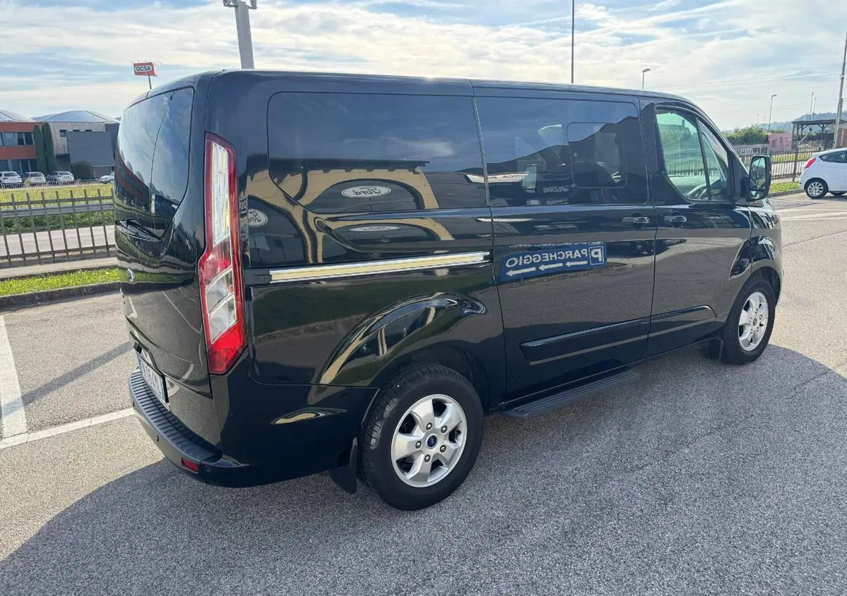 Ford Tourneo Custom 310 2.0 TDCi 170CV aut. PC Titanium (3)