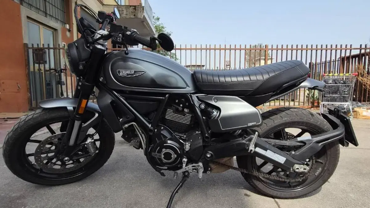 Ducati Scrambler 800 Night Shift (2021 - 22)  (2)