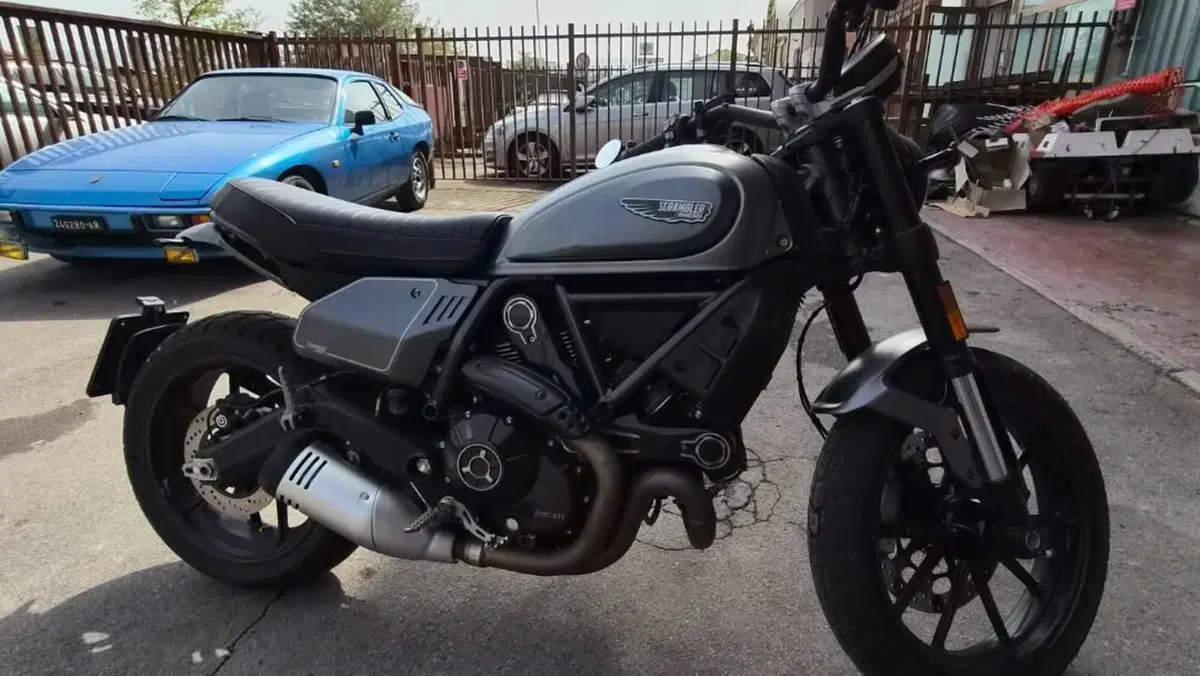 Ducati Scrambler 800 Night Shift (2021 - 22)  (3)