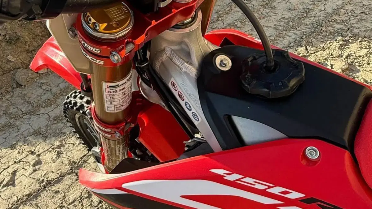 Honda CRF 450R (2020)  (6)