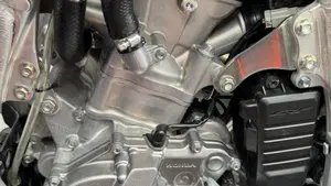 Honda CRF 250R (2022)  (4)