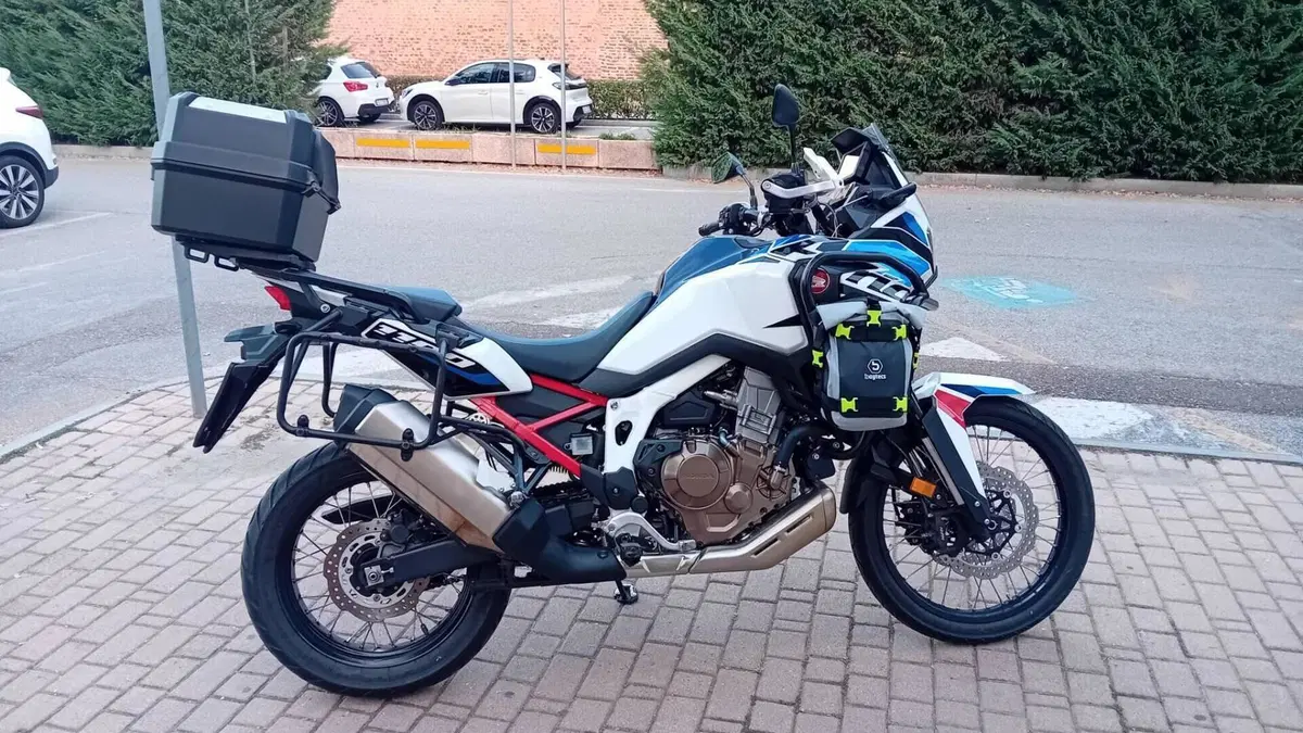 Honda Africa Twin CRF 1100L (2022 - 23)  (3)