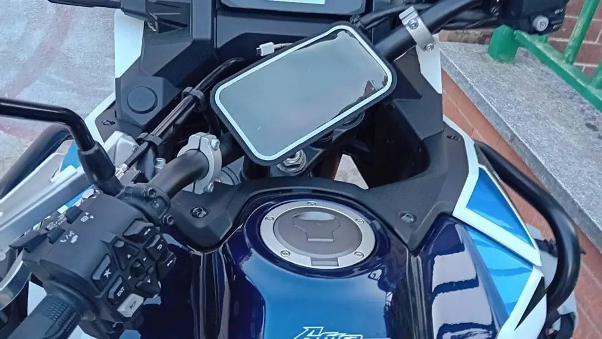 Honda Africa Twin CRF 1100L (2022 - 23)  (5)