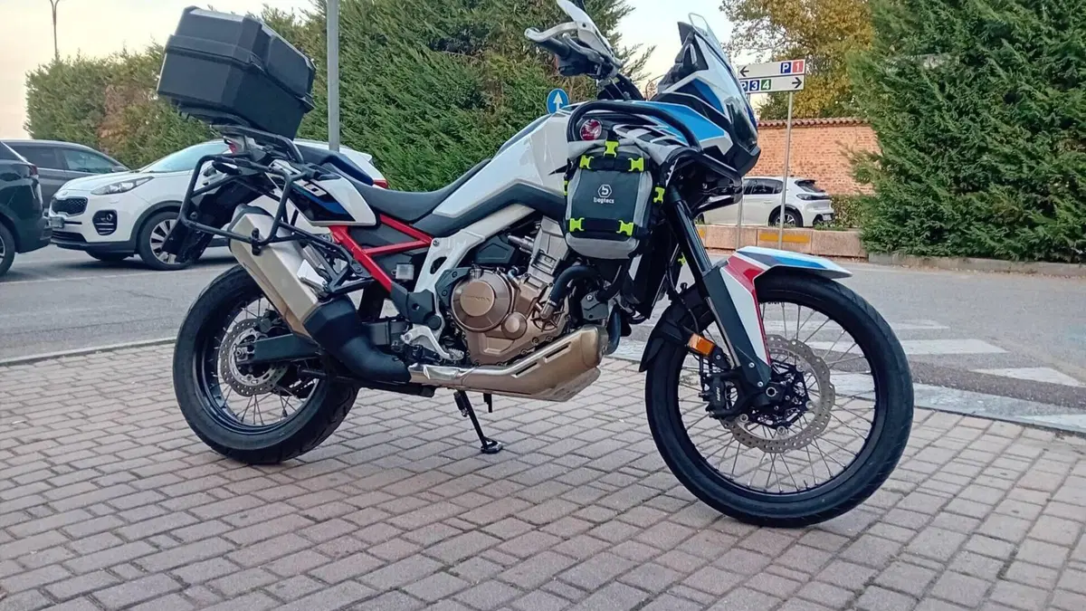 Honda Africa Twin CRF 1100L (2022 - 23)  (8)