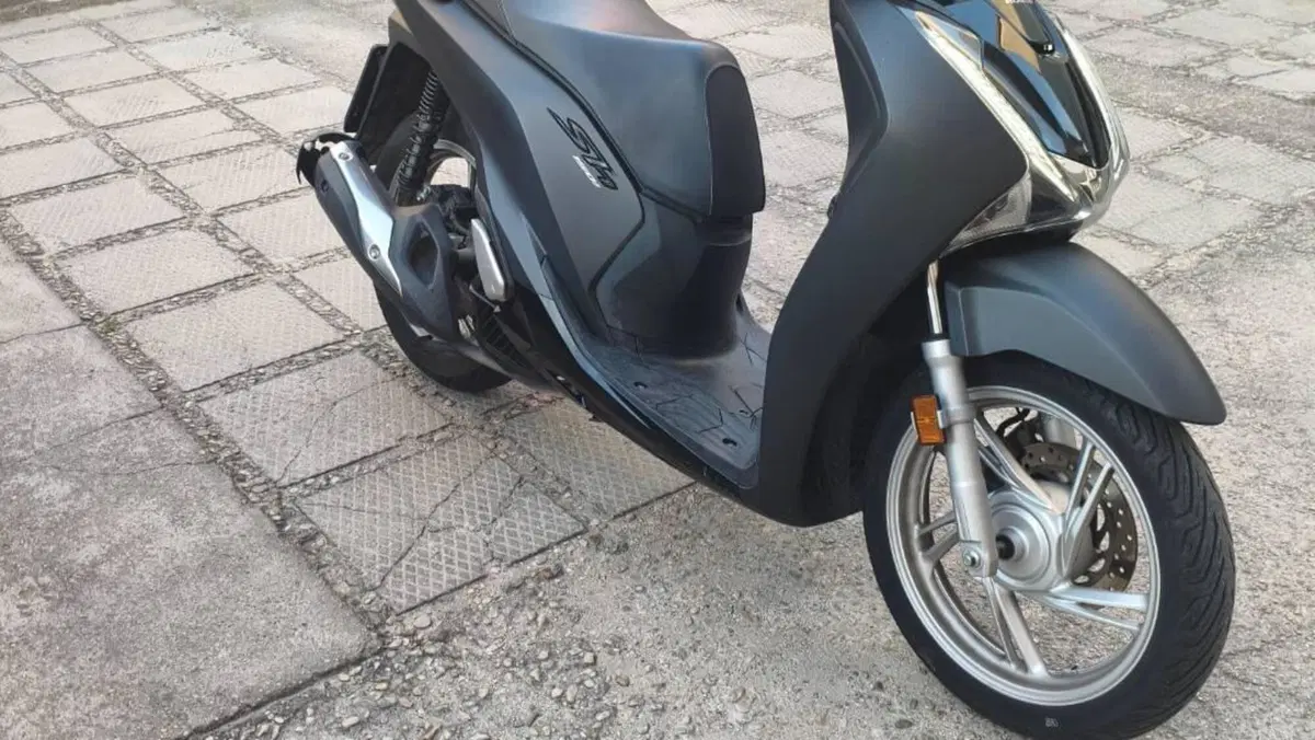 Honda SH 150i (2017 - 19)  (2)