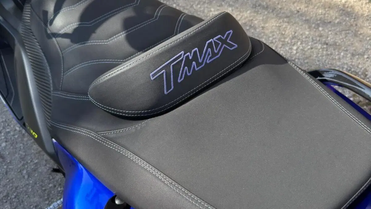 Yamaha T-Max 530 Black Max (2012 - 14)  (10)