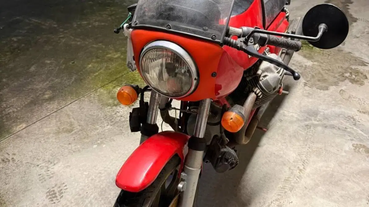 Moto Guzzi   (2)