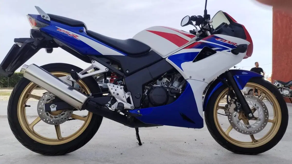 Honda CBR 125 R (2007 - 17)  (2)
