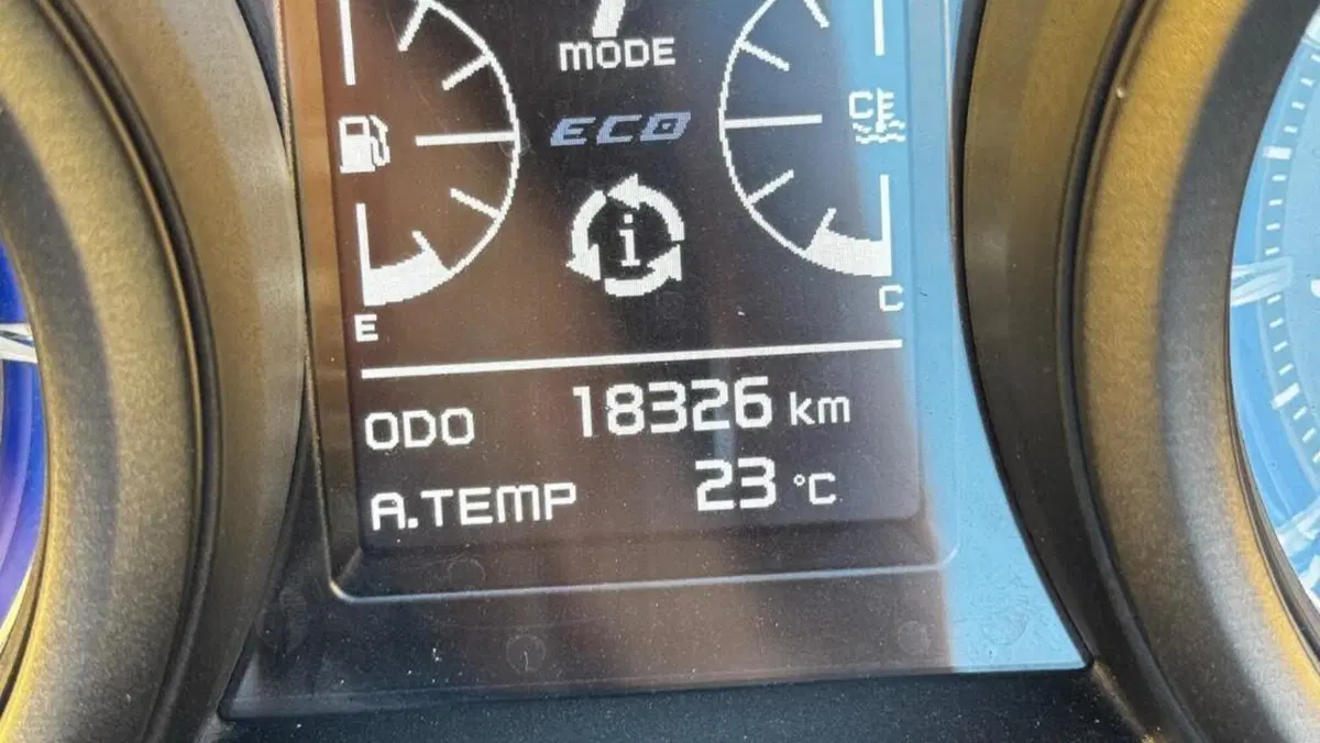 Yamaha T-Max 560 Tech Max (2021)  (6)