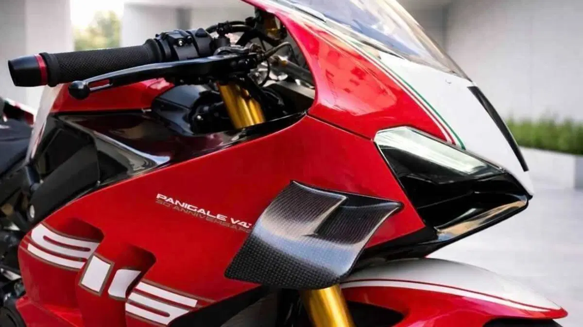 Ducati Panigale V4 SP2 30° Anniversario 916 (2024)  (2)