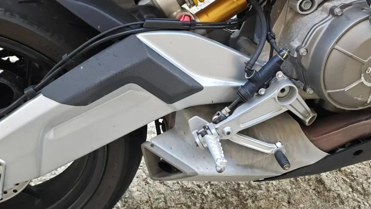Aprilia Tuono 660 Factory (2022 - 24)  (6)