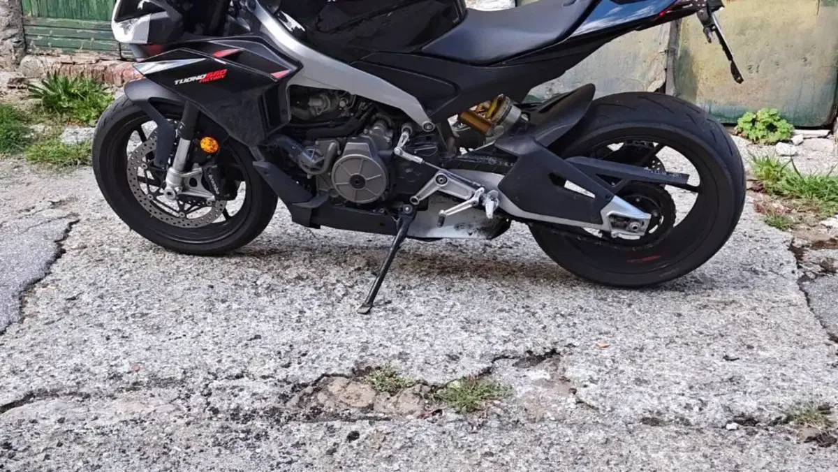 Aprilia Tuono 660 Factory (2022 - 24)  (2)