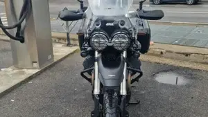 Moto Guzzi V85 TT (2021 - 23)  (2)