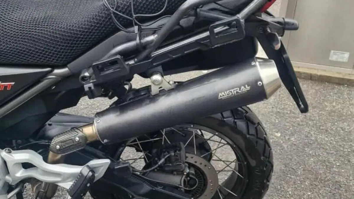 Moto Guzzi V85 TT (2021 - 23)  (4)