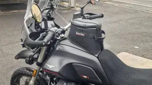 Moto Guzzi V85 TT (2021 - 23)  (5)
