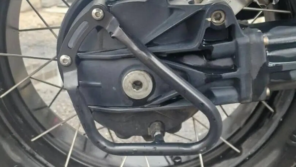 Moto Guzzi V85 TT (2021 - 23)  (6)