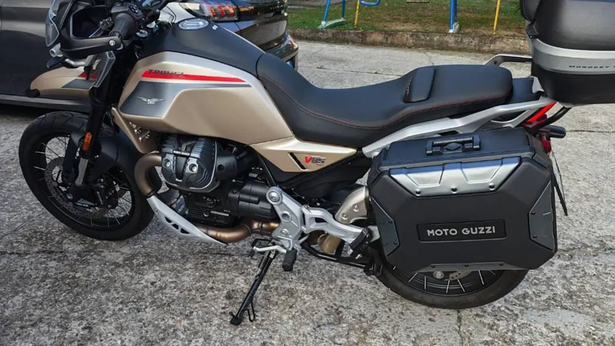 Moto Guzzi V85 TT Travel (2024 - 26) 