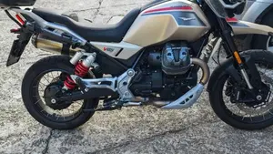 Moto Guzzi V85 TT Travel (2024 - 26)  (2)