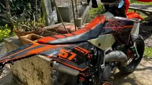KTM 125 EXC (2010)  (2)