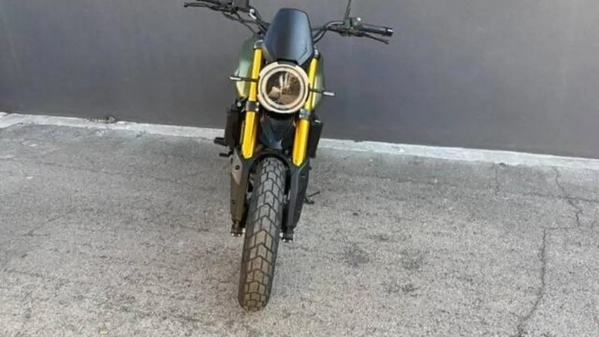 Moto Morini SEIEMMEZZO SCR (2022 - 26)  (3)