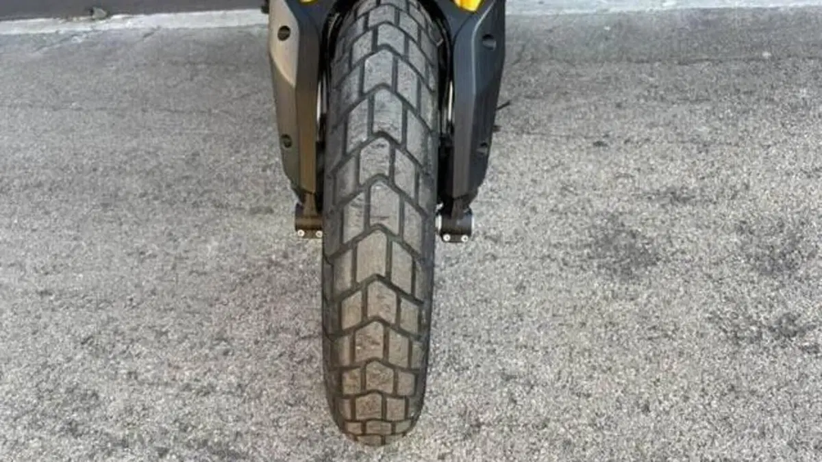 Moto Morini SEIEMMEZZO SCR (2022 - 26)  (8)