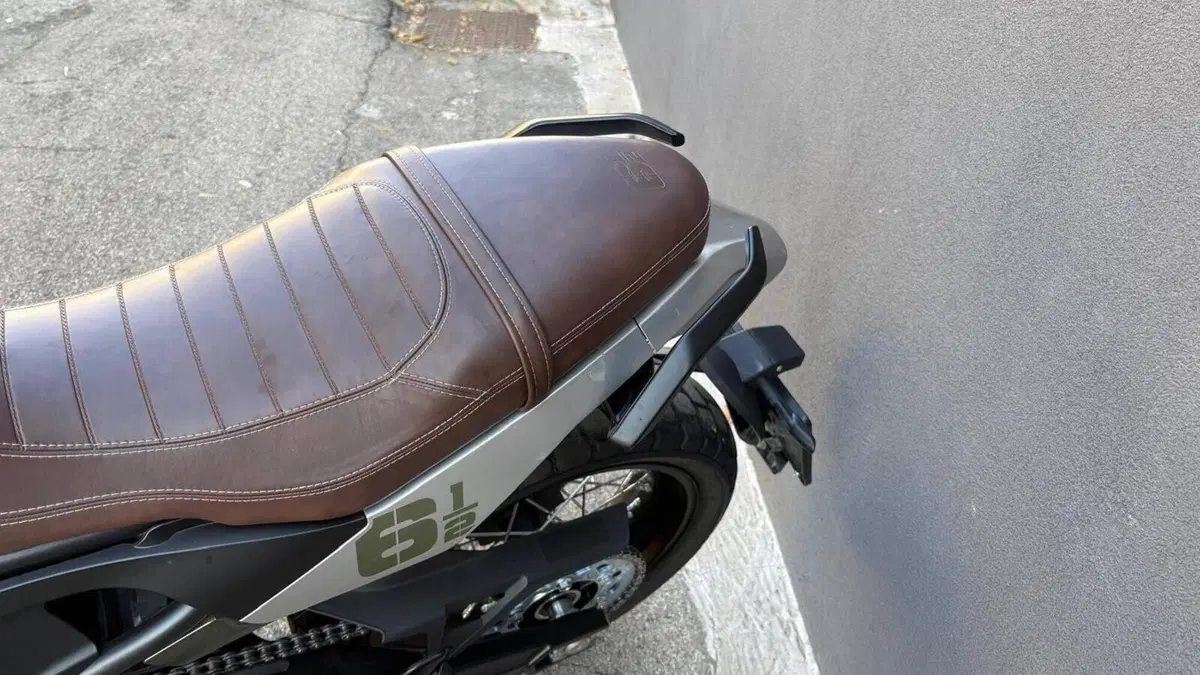 Moto Morini SEIEMMEZZO SCR (2022 - 26)  (11)