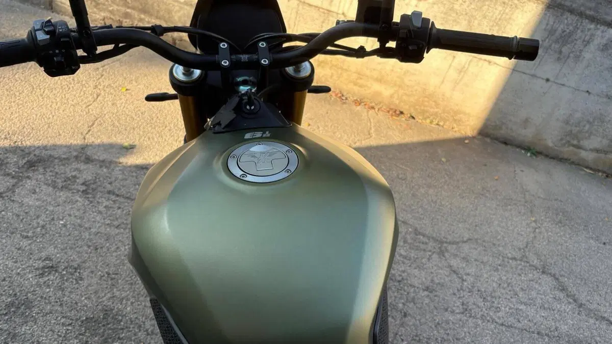 Moto Morini SEIEMMEZZO SCR (2022 - 26)  (16)