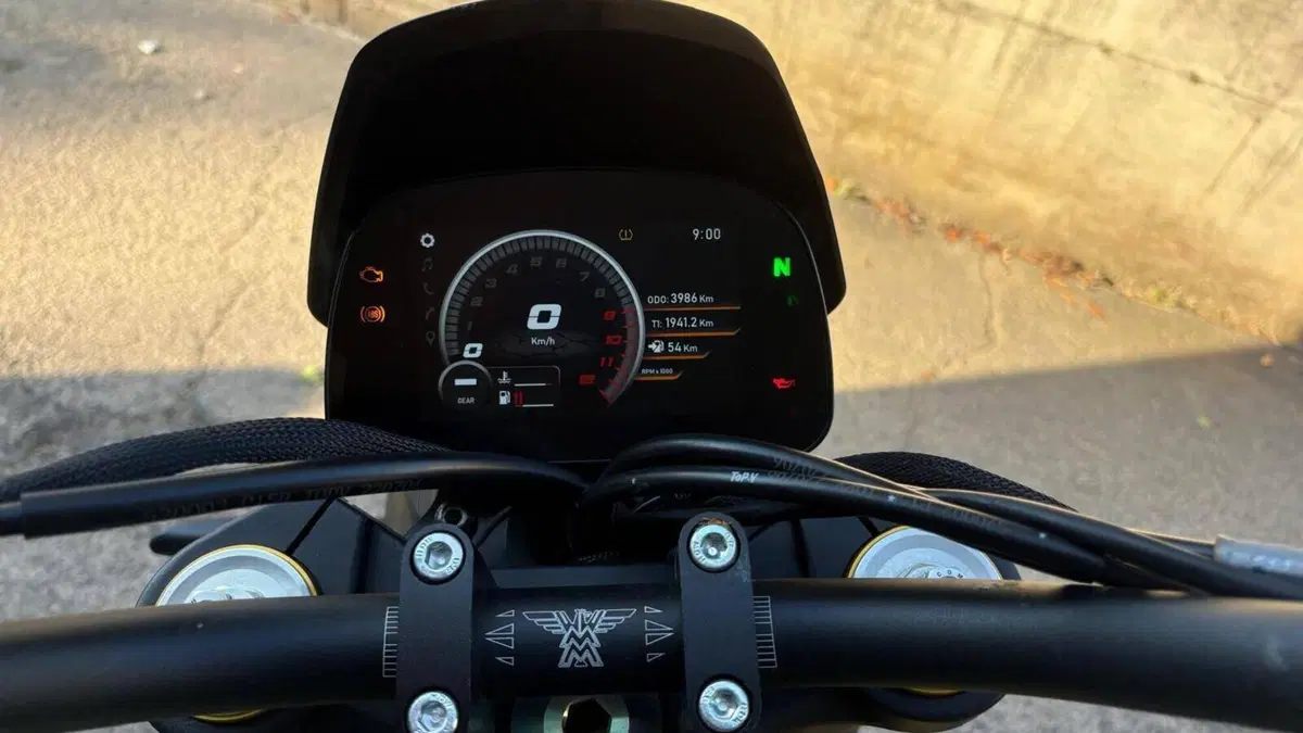 Moto Morini SEIEMMEZZO SCR (2022 - 26)  (17)
