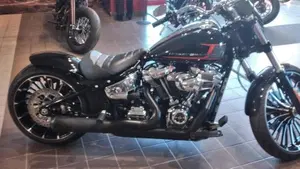 Harley-Davidson Breakout 117 (2023 - 24)  (2)