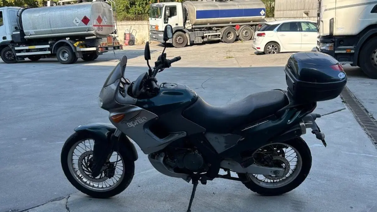 Aprilia Pegaso 650 IE (2001 - 02)  (2)