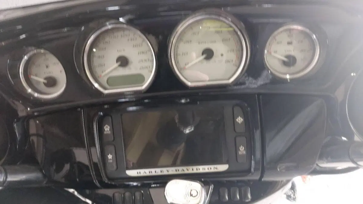 Harley-Davidson 1690 Street Glide Special (2014 - 16) - FLHX  (3)