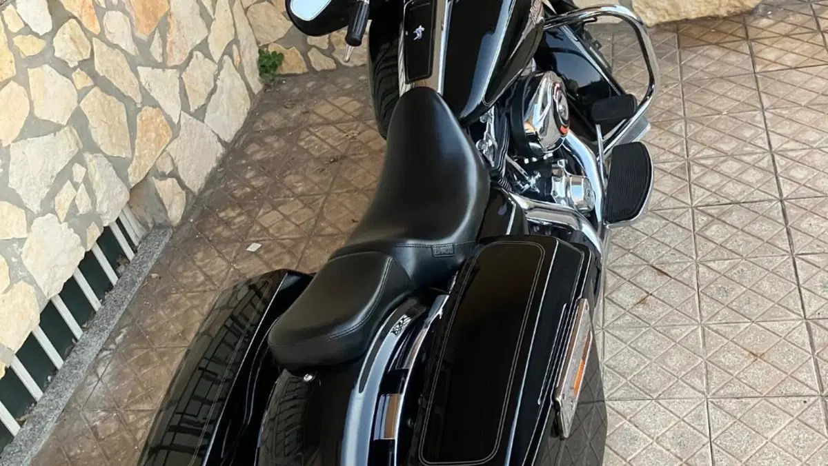 Harley-Davidson 1690 Electra Glide Classic (2010 - 12) - FLHTC  (5)