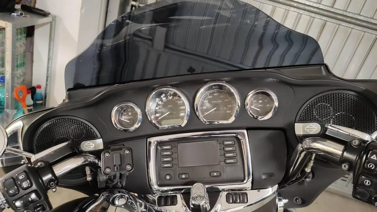 Harley-Davidson 1690 Street Glide Special (2014 - 16) - FLHX  (8)