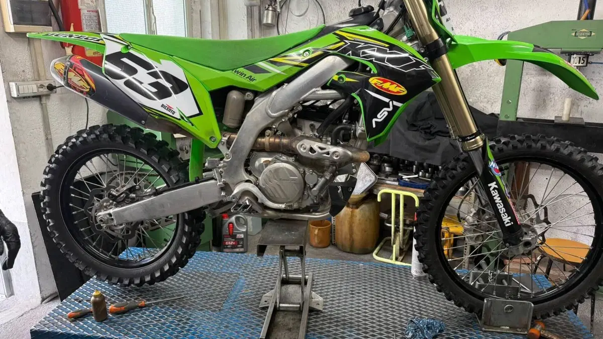 Kawasaki KX250 (2024)  (8)