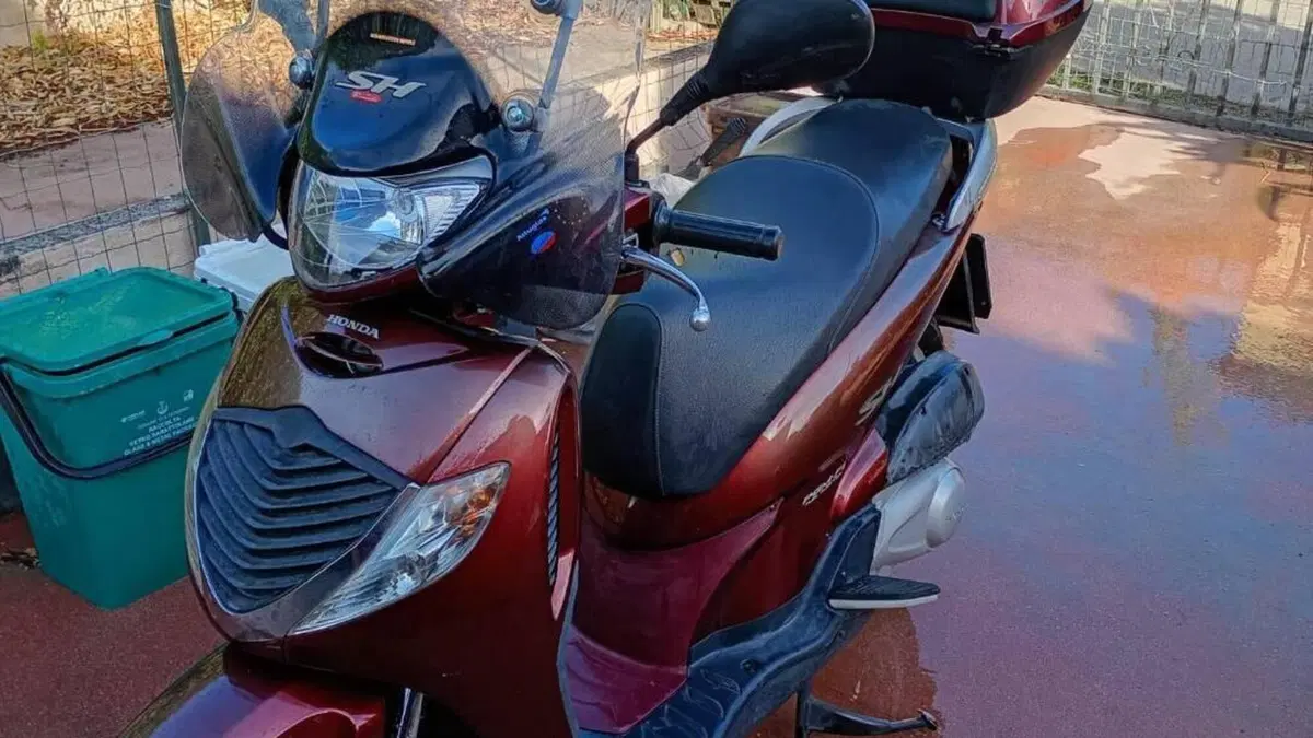 Honda SH 150i (2005 - 08)  (2)