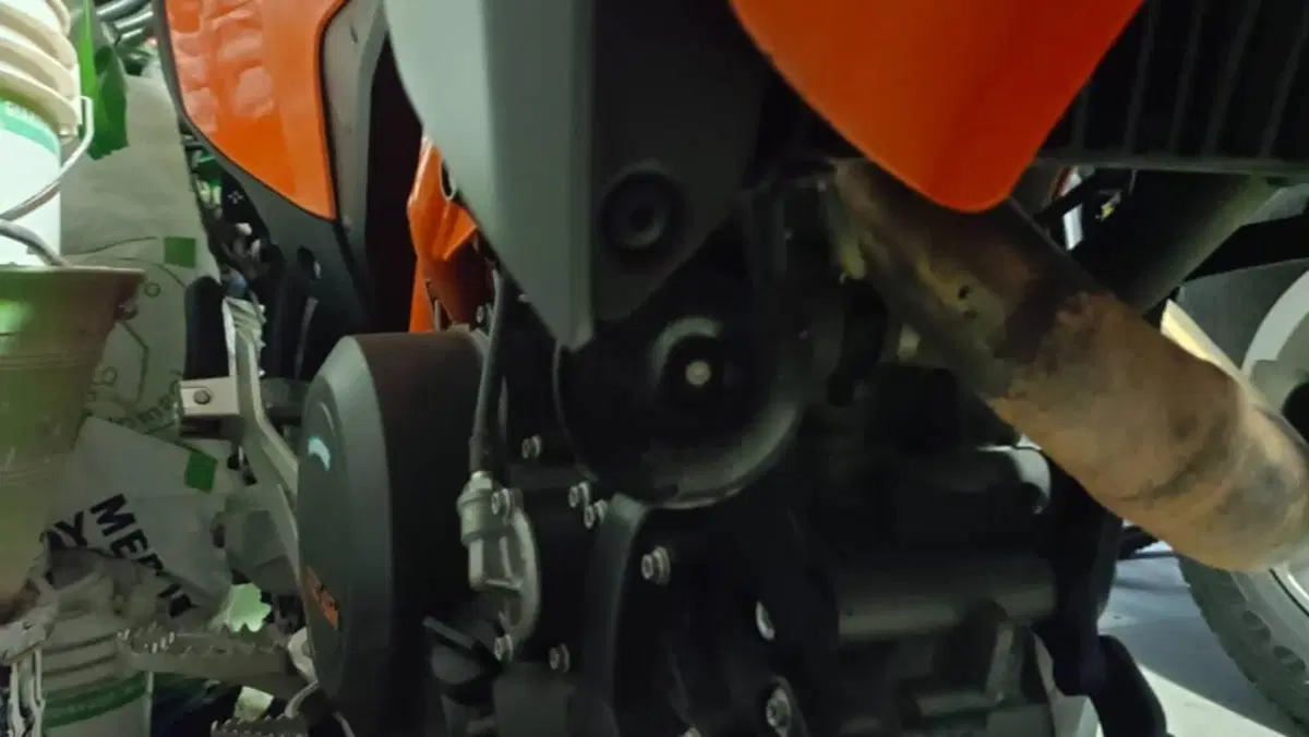 KTM 690 Enduro R (2022 - 25)  (3)
