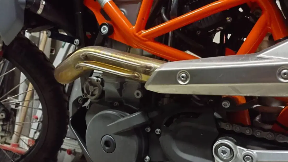 KTM 690 Enduro R (2022 - 25)  (5)