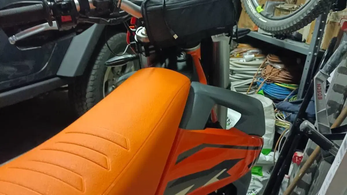 KTM 690 Enduro R (2022 - 25)  (8)