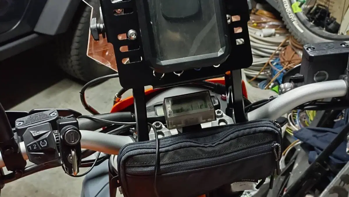 KTM 690 Enduro R (2022 - 25)  (10)