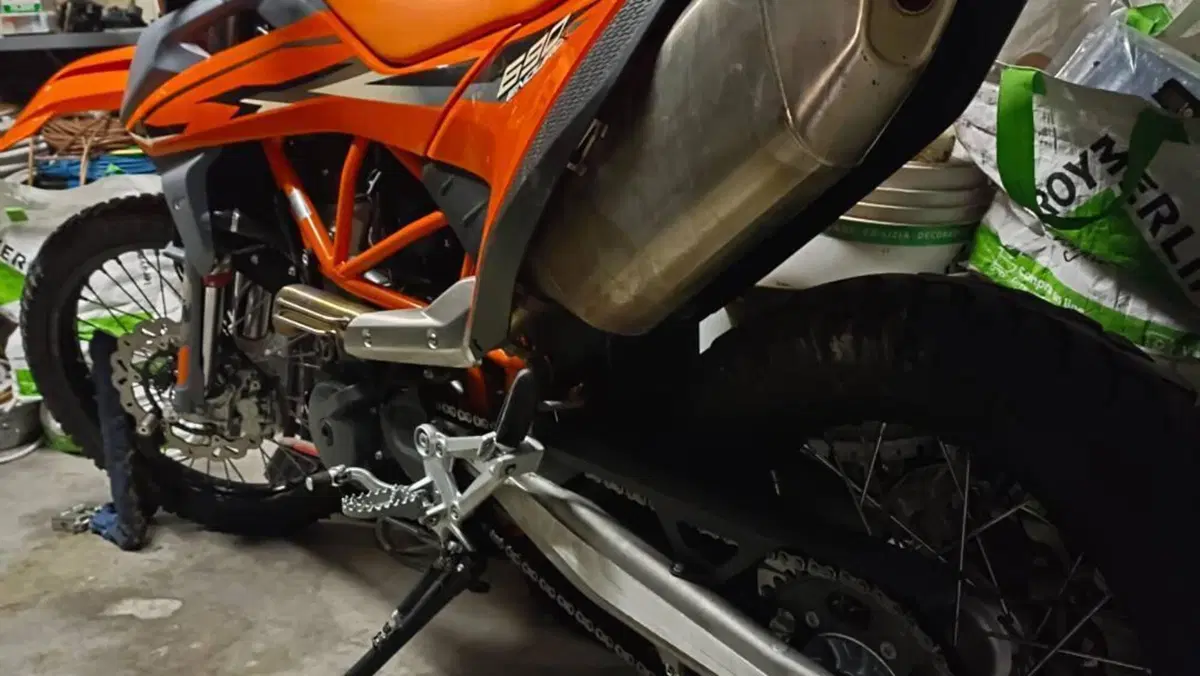 KTM 690 Enduro R (2022 - 25)  (16)