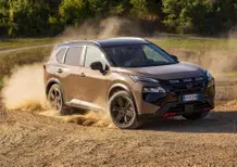 Nissan X-Trail festeggia 25 anni e si rinnova: debutta la versione N-TREK per l’avventura