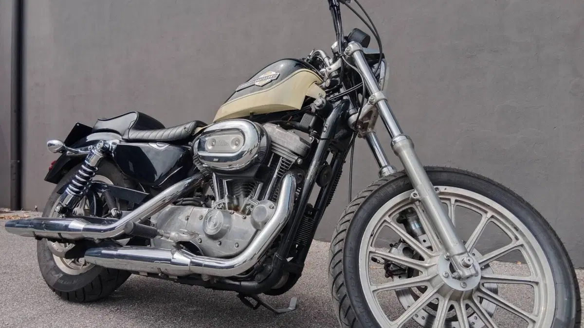 Harley-Davidson 883 Custom (2001 - 05) - XL 53C 