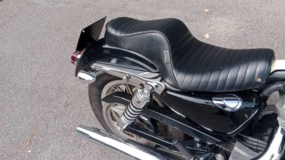 Harley-Davidson 883 Custom (2001 - 05) - XL 53C  (3)