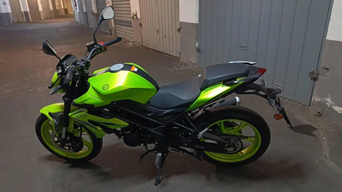 Benelli BN 125 (2021 - 25)  (2)